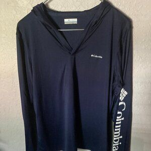 Columbia Womens Activewear Top with Hood. XL.